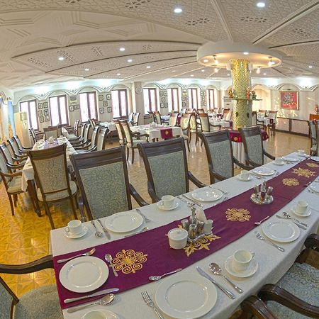 Zargaron Plaza Hotel บูคารา ภายนอก รูปภาพ