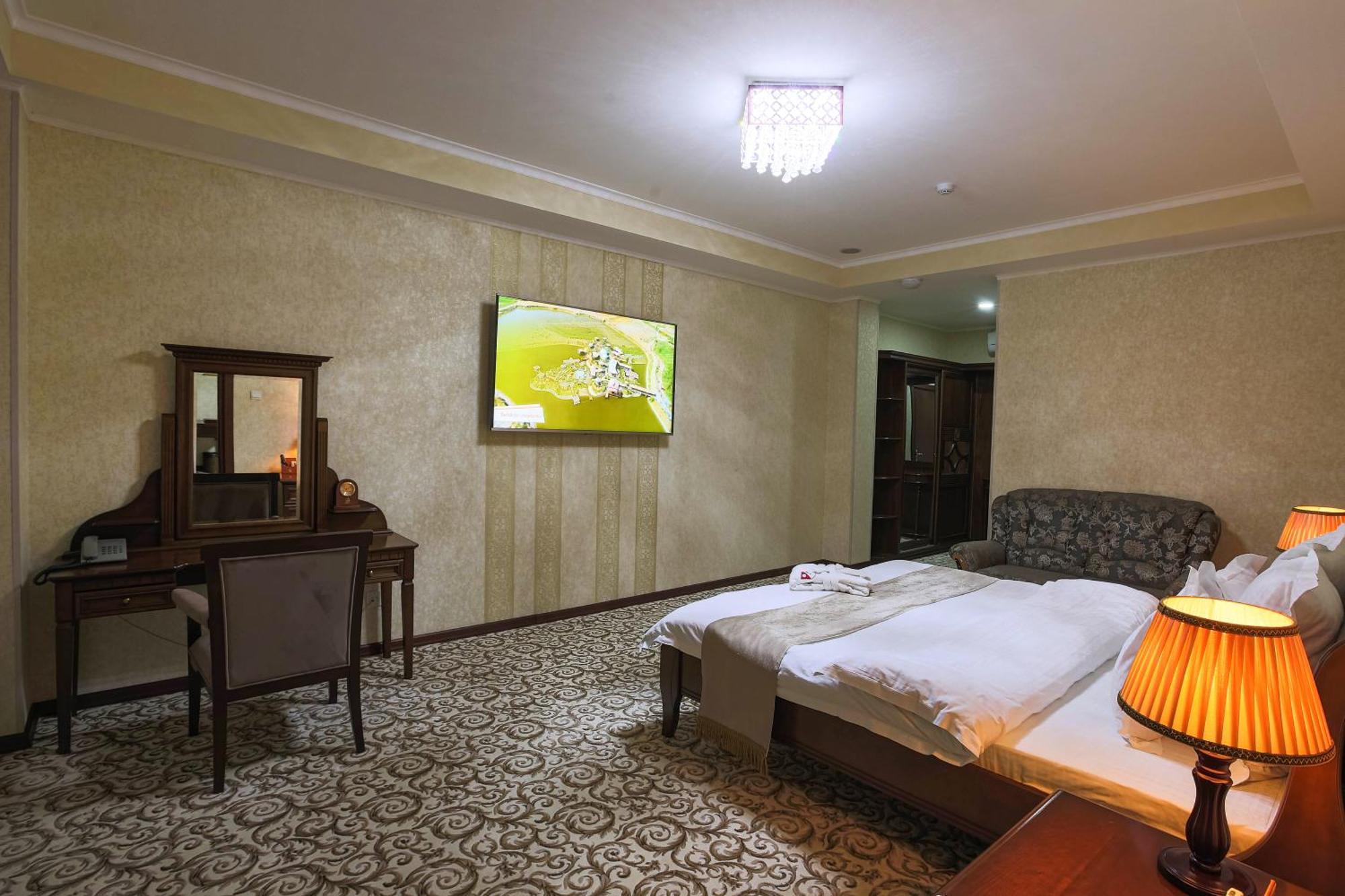 Zargaron Plaza Hotel บูคารา ภายนอก รูปภาพ