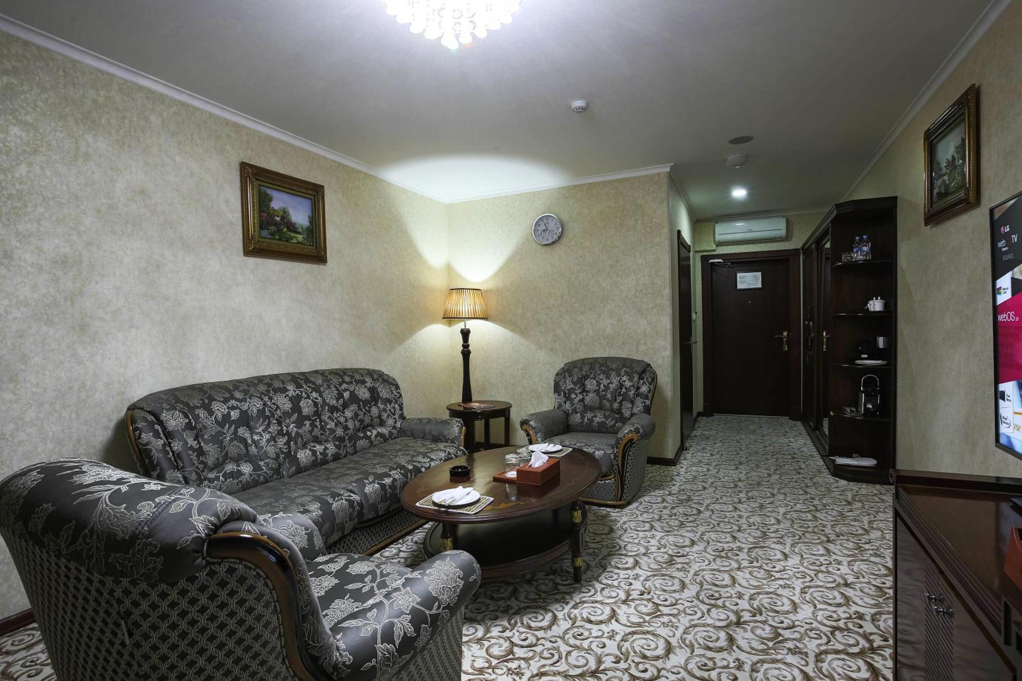Zargaron Plaza Hotel บูคารา ภายนอก รูปภาพ