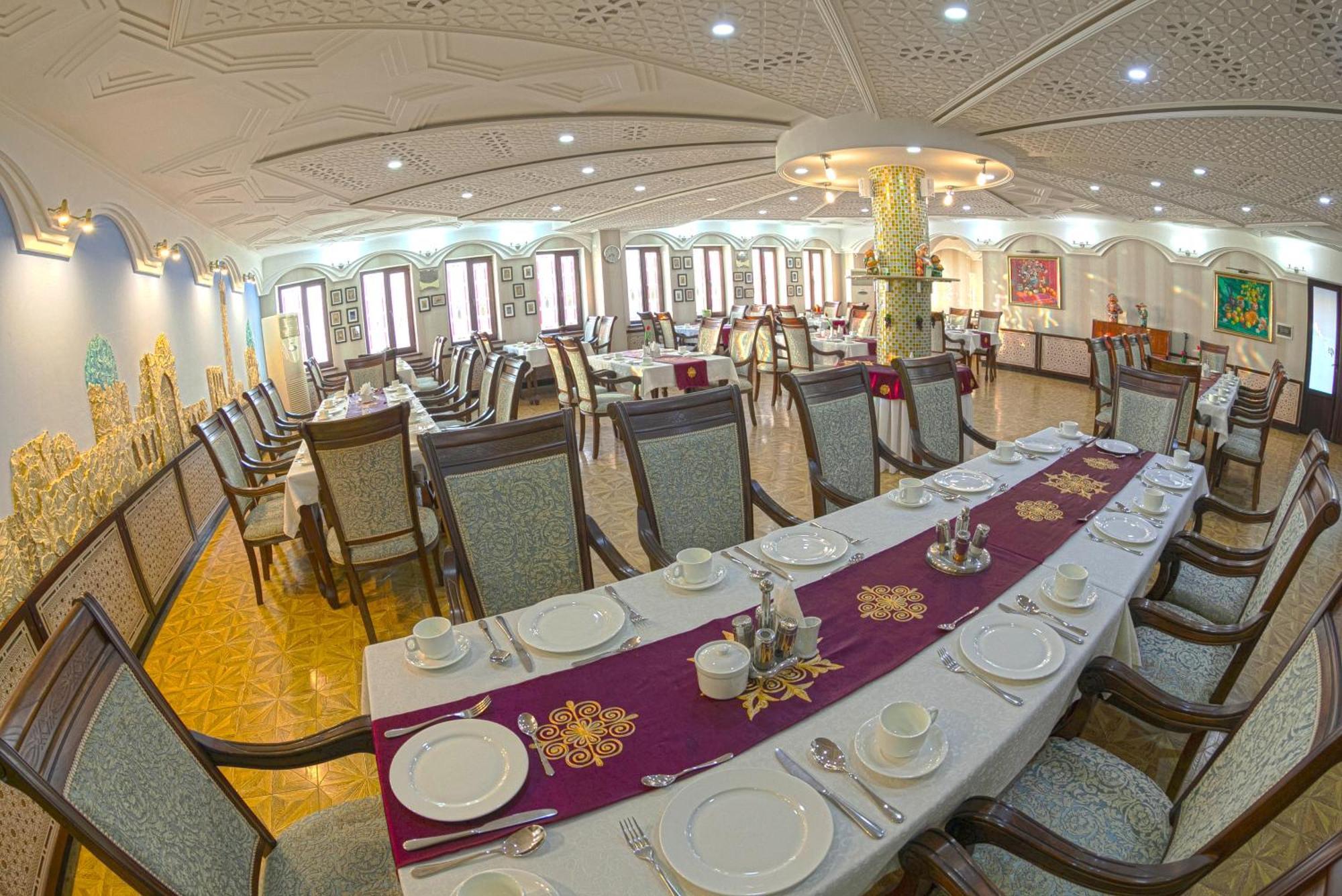 Zargaron Plaza Hotel บูคารา ภายนอก รูปภาพ