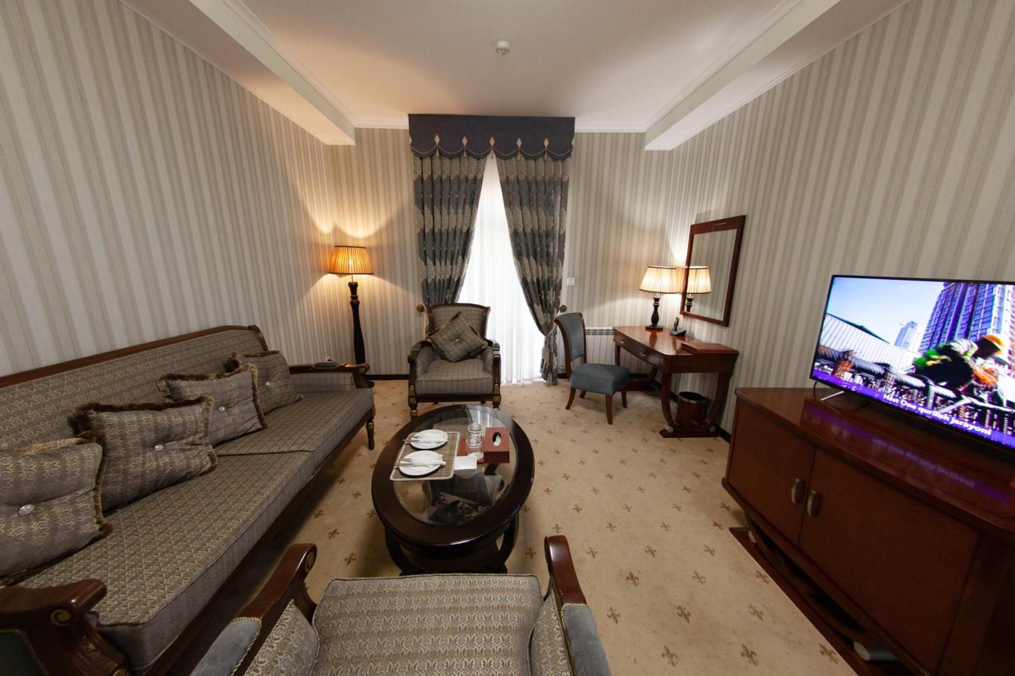 Zargaron Plaza Hotel บูคารา ภายนอก รูปภาพ