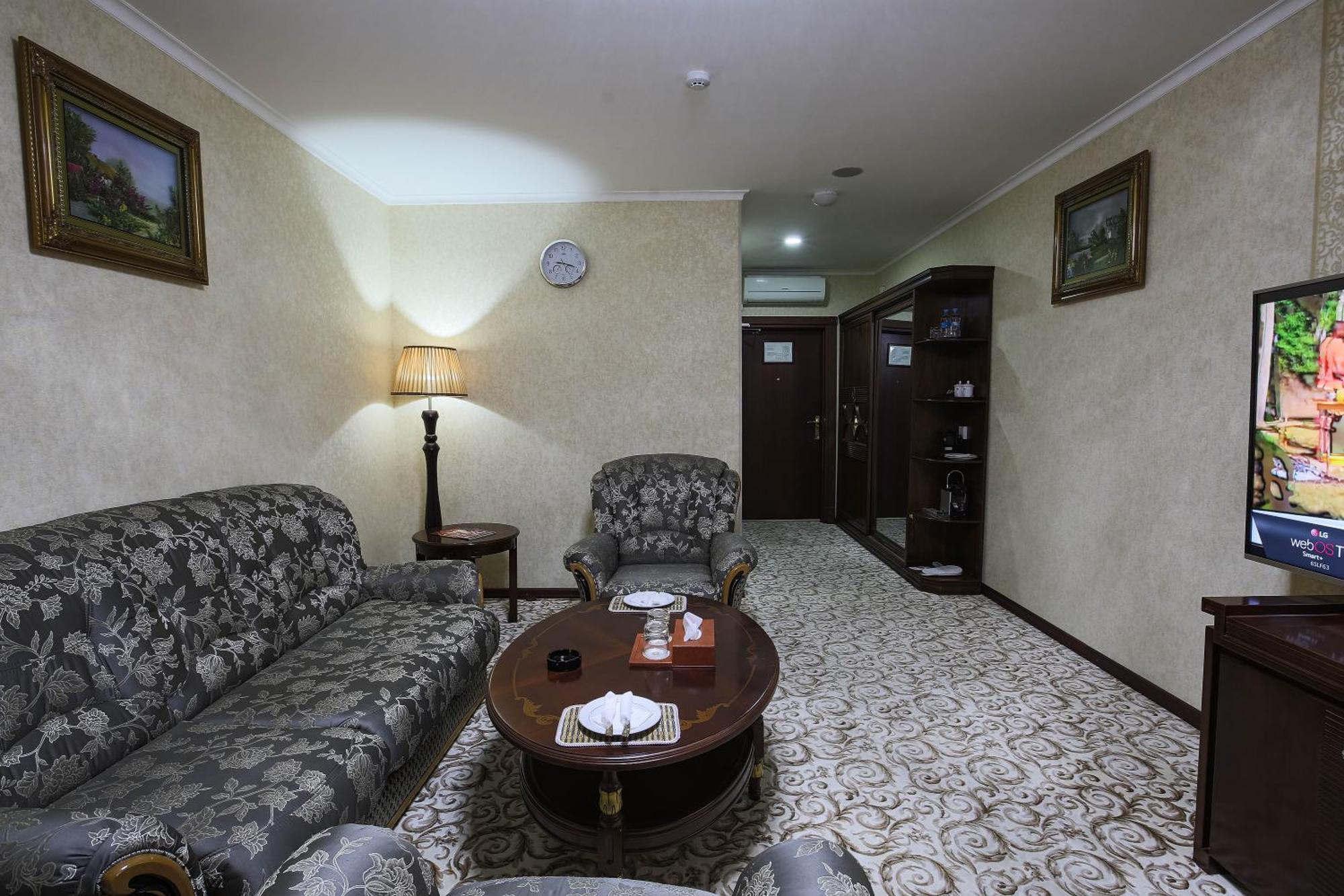 Zargaron Plaza Hotel บูคารา ภายนอก รูปภาพ