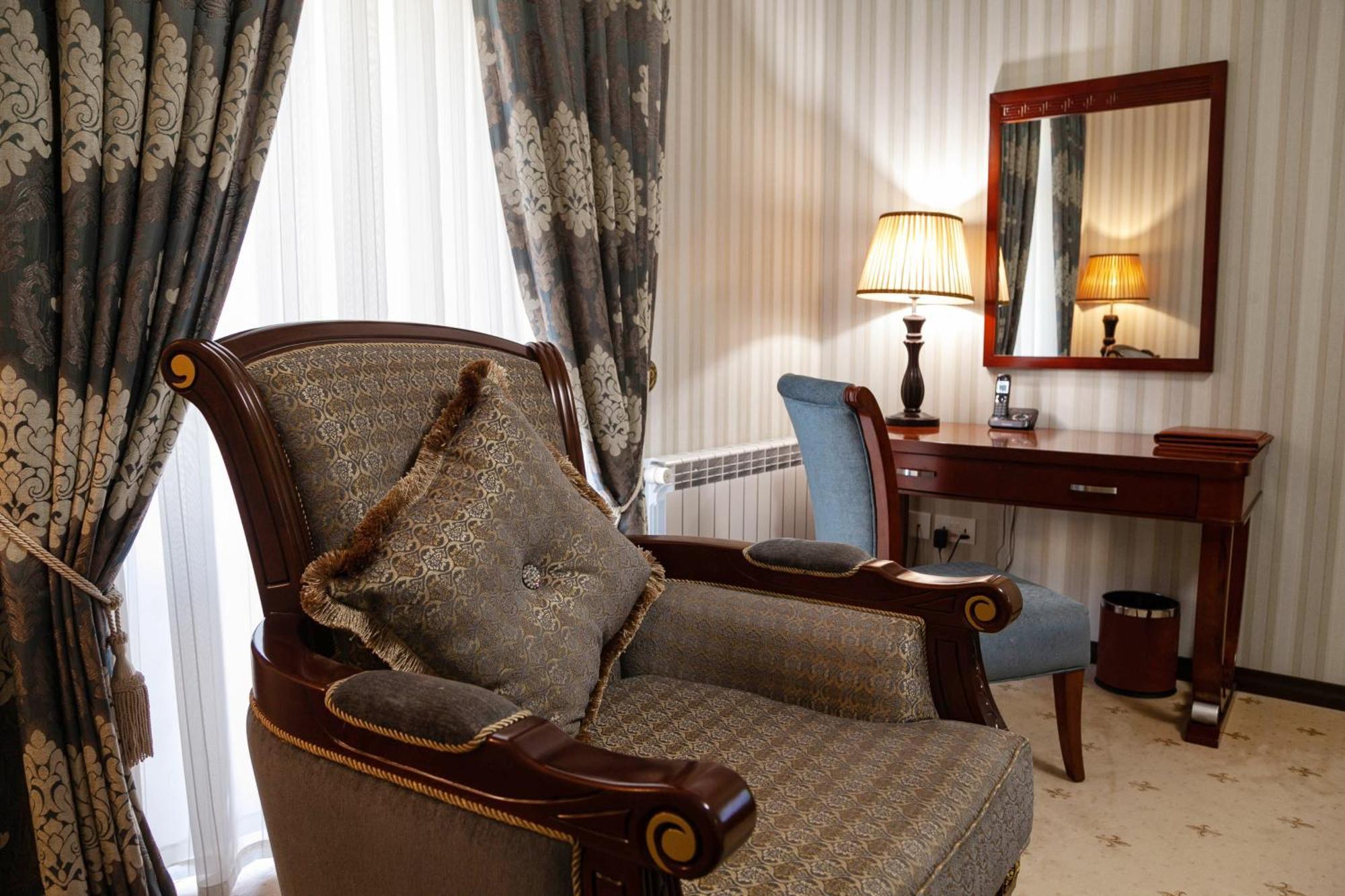Zargaron Plaza Hotel บูคารา ภายนอก รูปภาพ