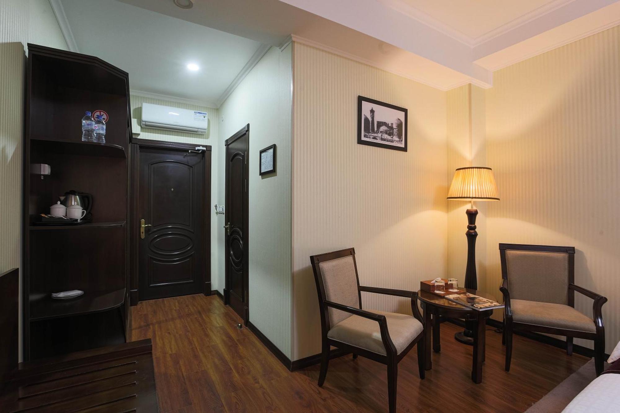 Zargaron Plaza Hotel บูคารา ภายนอก รูปภาพ